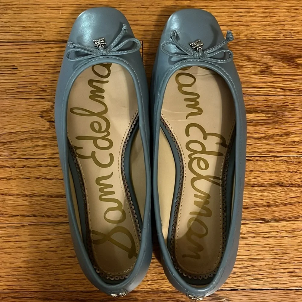 Soft blue flats - Picture 6 of 7